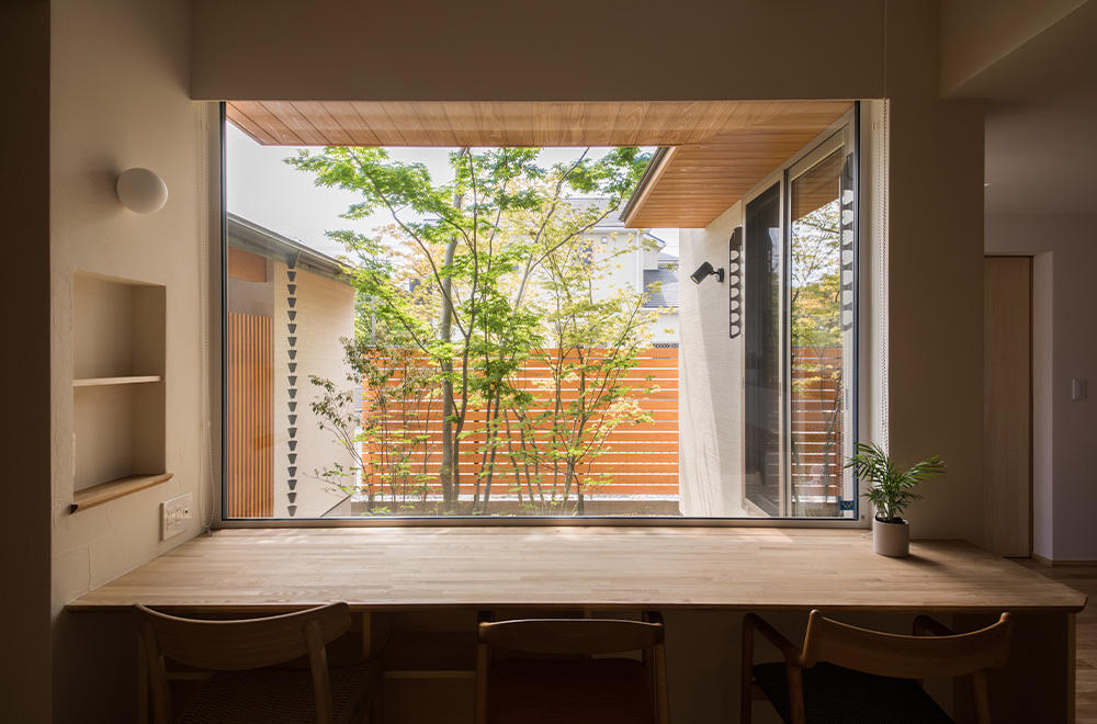 植栽が煩雑な住宅街にフィルターをかける